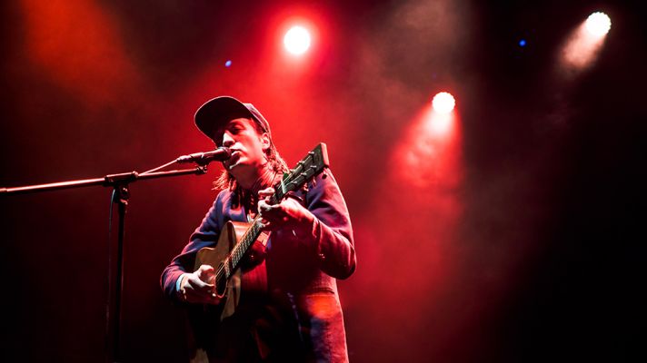 marlon_williams_and_the_yarra_benders_chevron_festival_gardens_0216_linda_dunjey-6.3572bff90df317ac8513ffc44405c349